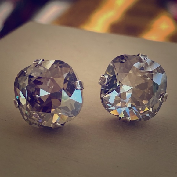 Jewelry - Silver Shade Swarovski cushion earrings